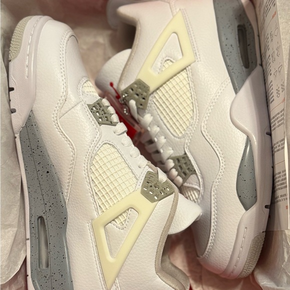 Jordan Air 4 Retro - White, Black, Gray, Red